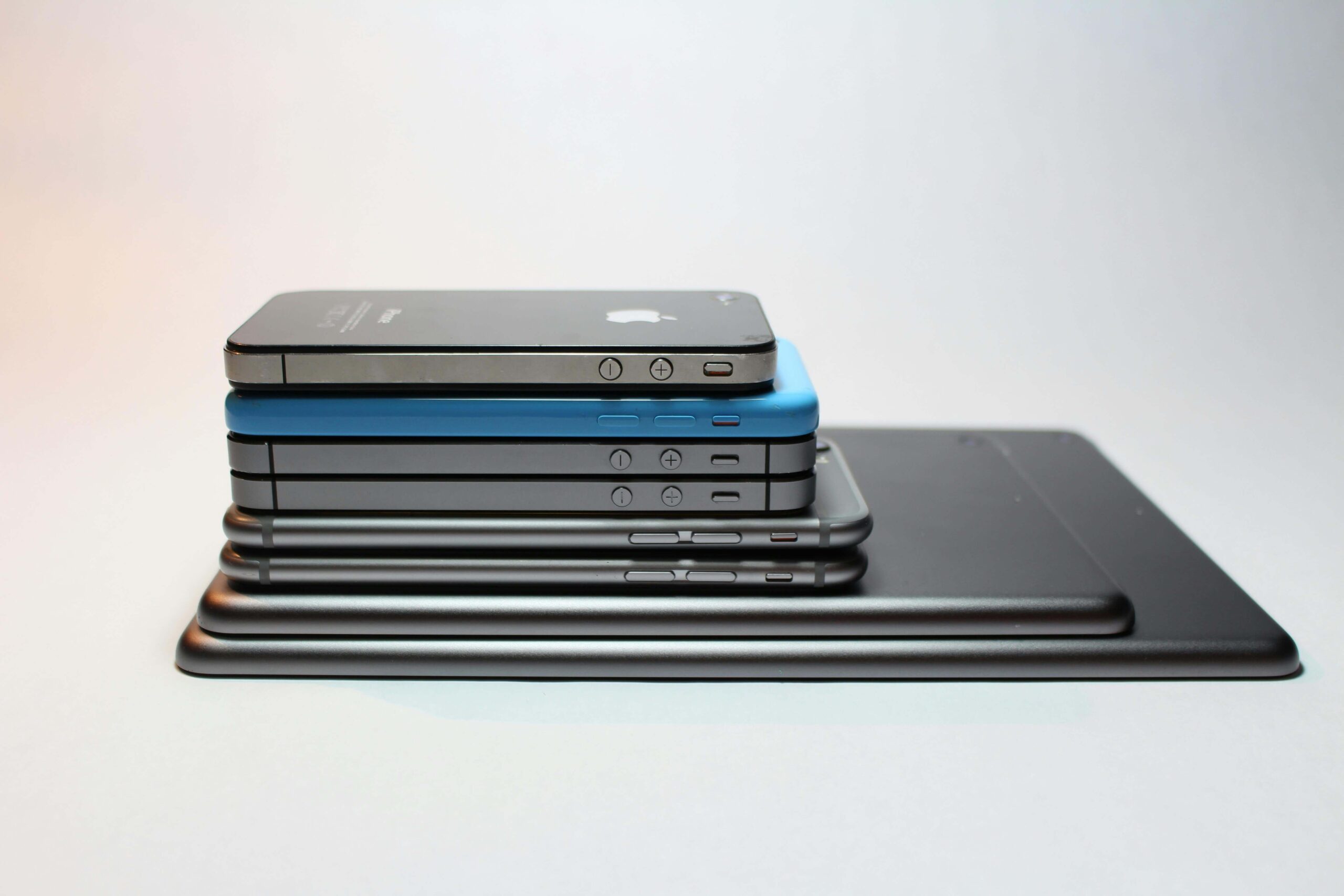 Apple iPhone 2025 Groundbreaking Design, Advanced Features, and Next-Level Performance