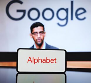 Graph showing Alphabet’s stock decline in Q2 2023
