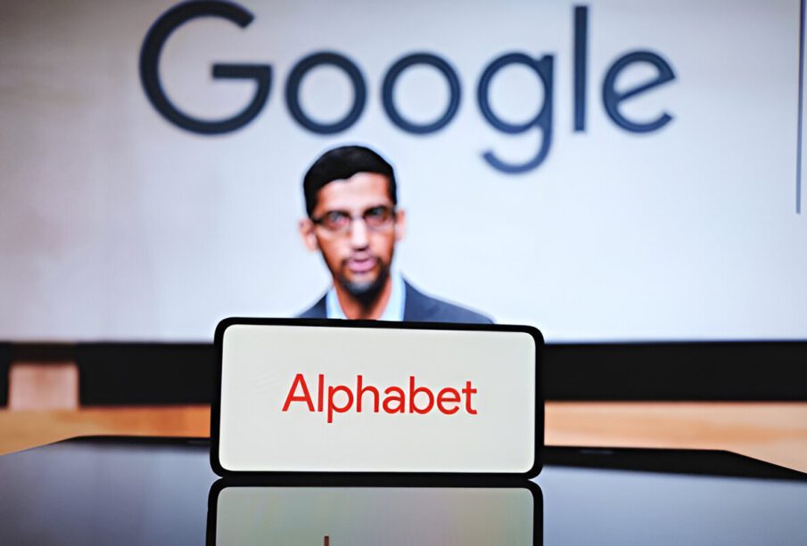 Graph showing Alphabet’s stock decline in Q2 2023